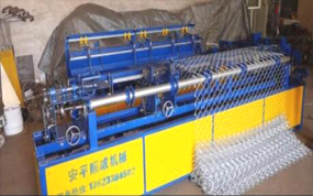 全自動(dòng)菱形穿網(wǎng)機(jī)的雙絲機(jī)和單絲機(jī)的區(qū)別是什么
